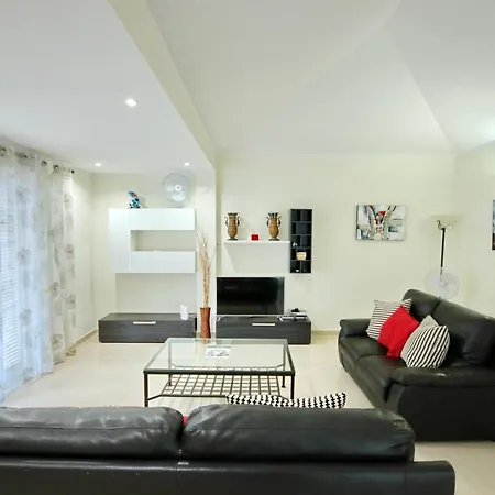 Adeje With Heated Pool, Bbq, Wifi & Spectacular Views By Holidays