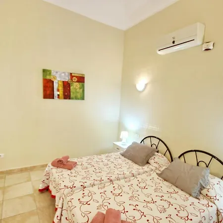 Villa Adeje With Heated Pool, Bbq, Wifi & Spectacular Views By Holidays